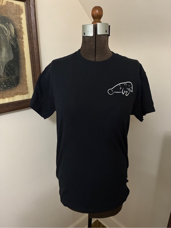 Gildan Other - Mote Marine Aquarium Black Tee with Manatee Graphic